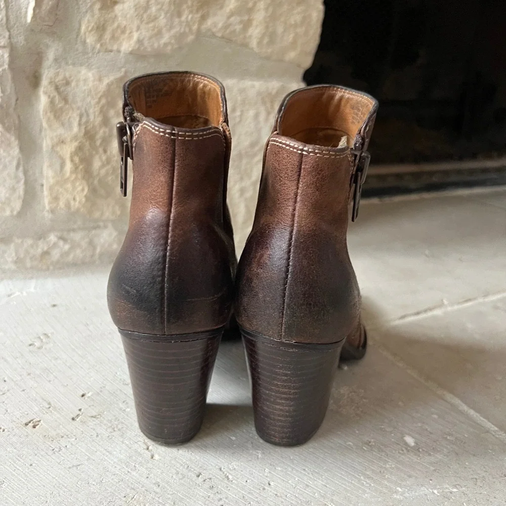 Sofft Wera Brown Leather Distressed Ankle Booties‎ Boots Size 7.5